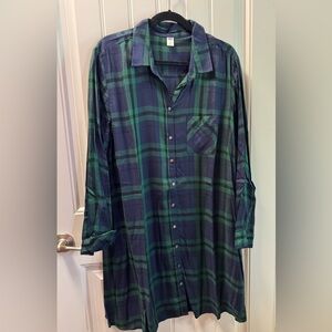 Old Navy Women’s Navy and Green Plaid Shirt